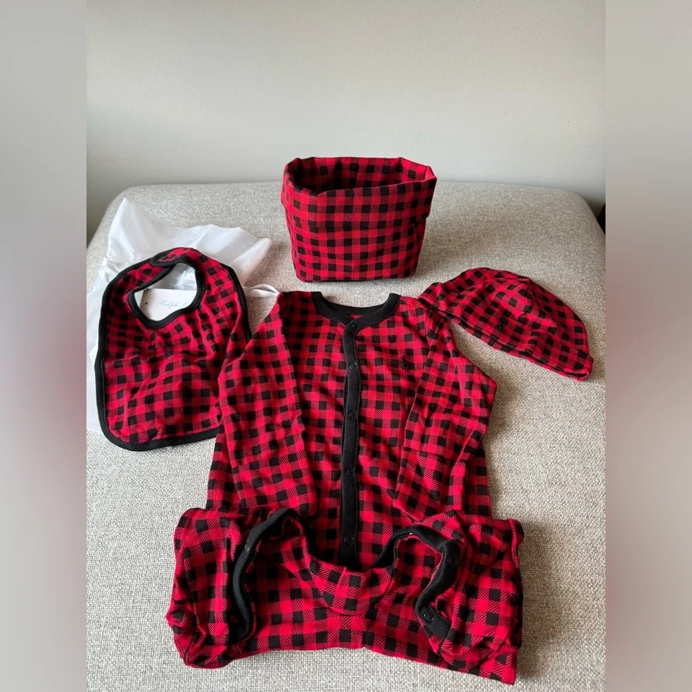 New Baby Ralph Lauren Plaid Footie,Hat,Bib & Bag Gift Set